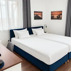 Rooftop With Underground Parking 3* Budapest
